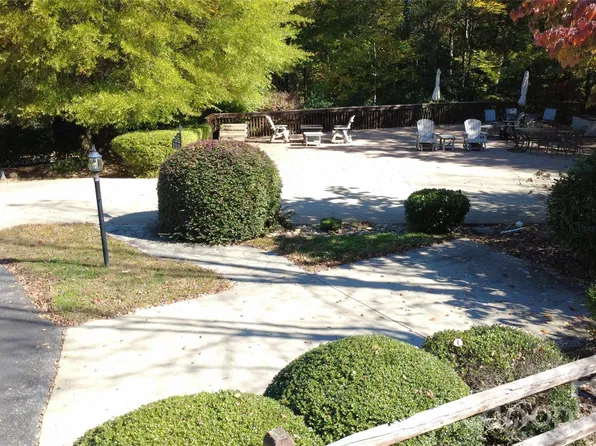 133 Cornell Cir, Lake Lure, NC 28746