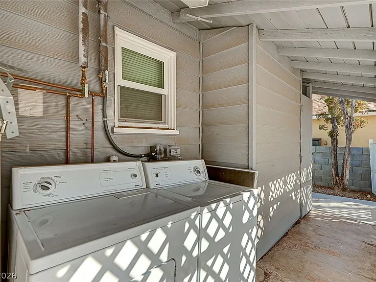 632 Avenue D — Photo 31