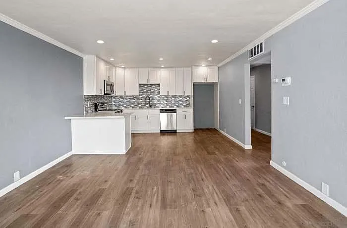 1907 Robinson Ave #108 — Photo 3