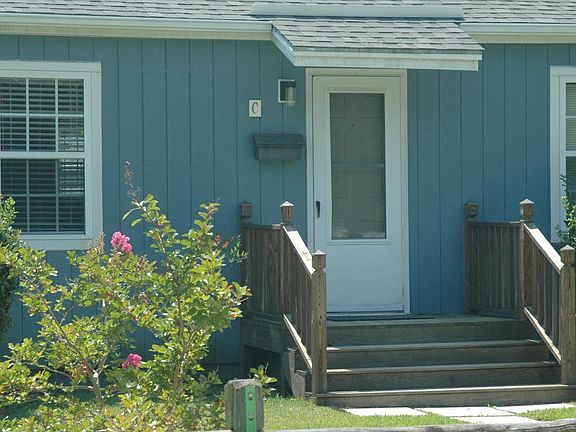 Front door w/porch