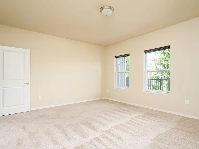 Highland Shores Apartments — Photo 33