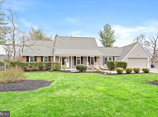22 Abey Dr, Pennington, NJ