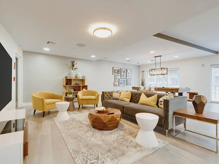The Vintage Lofts at West End — Photo 30
