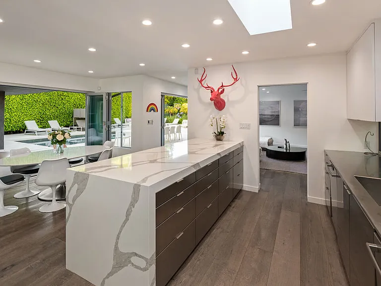 602 N Whittier Dr — Photo 12