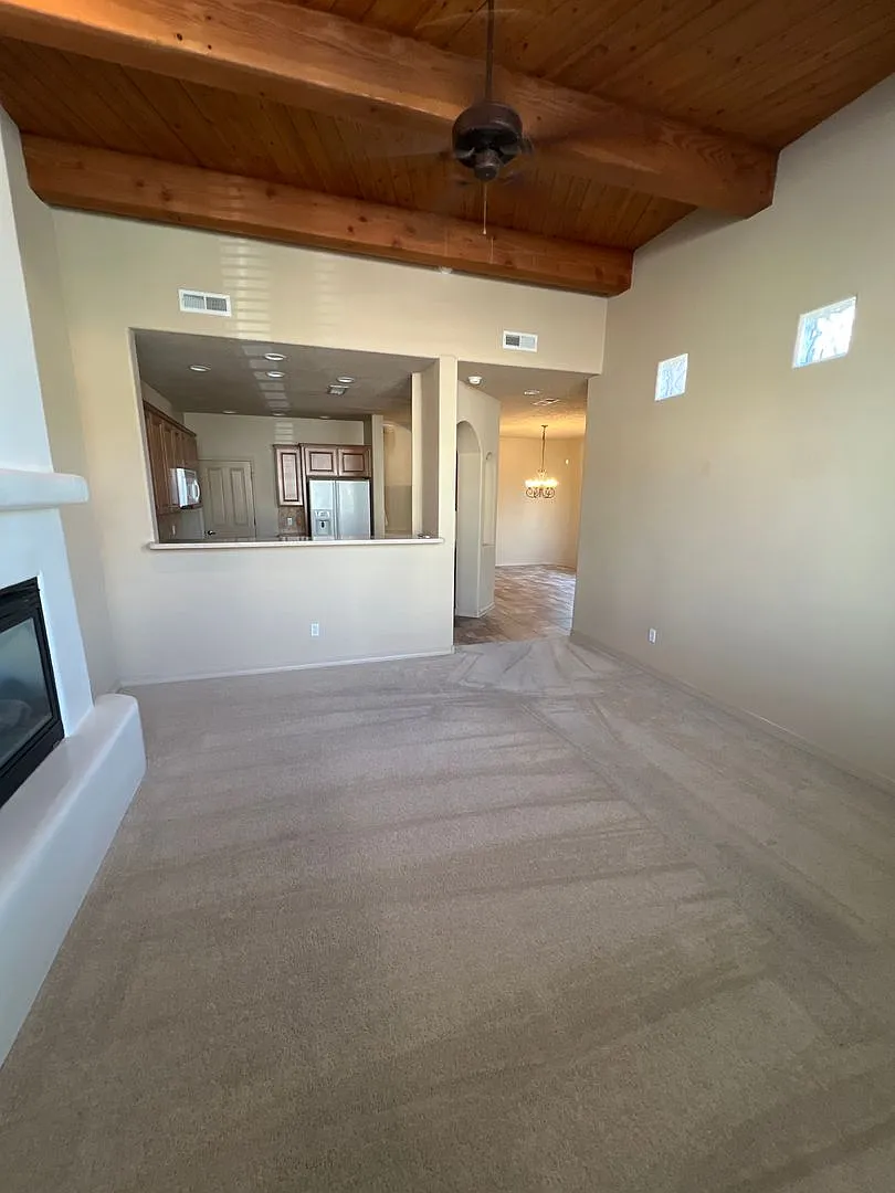 Building Photo - 8712 Desert Fox Way NE