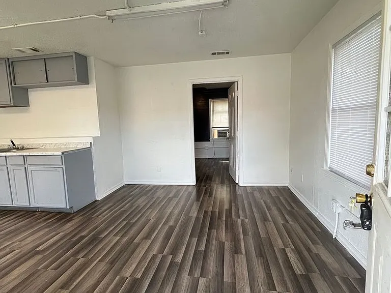 511 N 2nd St — Photo 10