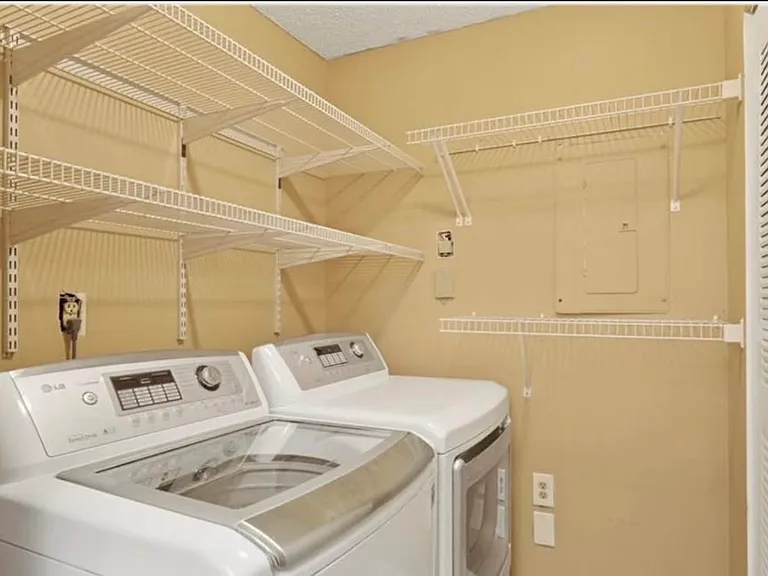 642 Granville Ct #2 — Photo 7