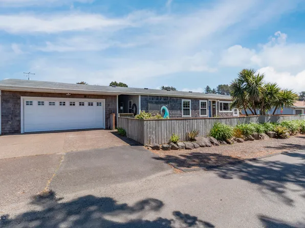 1620 NW 34th St, Lincoln City, OR 97367