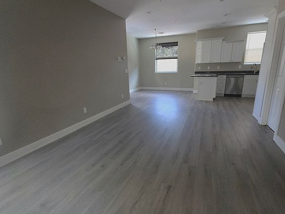 2nd image of 2522 W Cripple Creek Dr