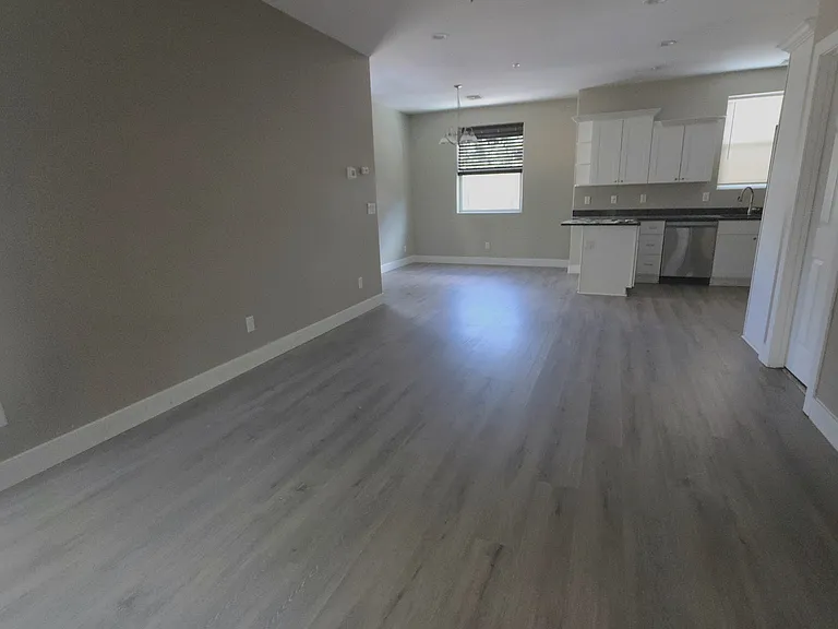 2522 W Cripple Creek Dr — Photo 2