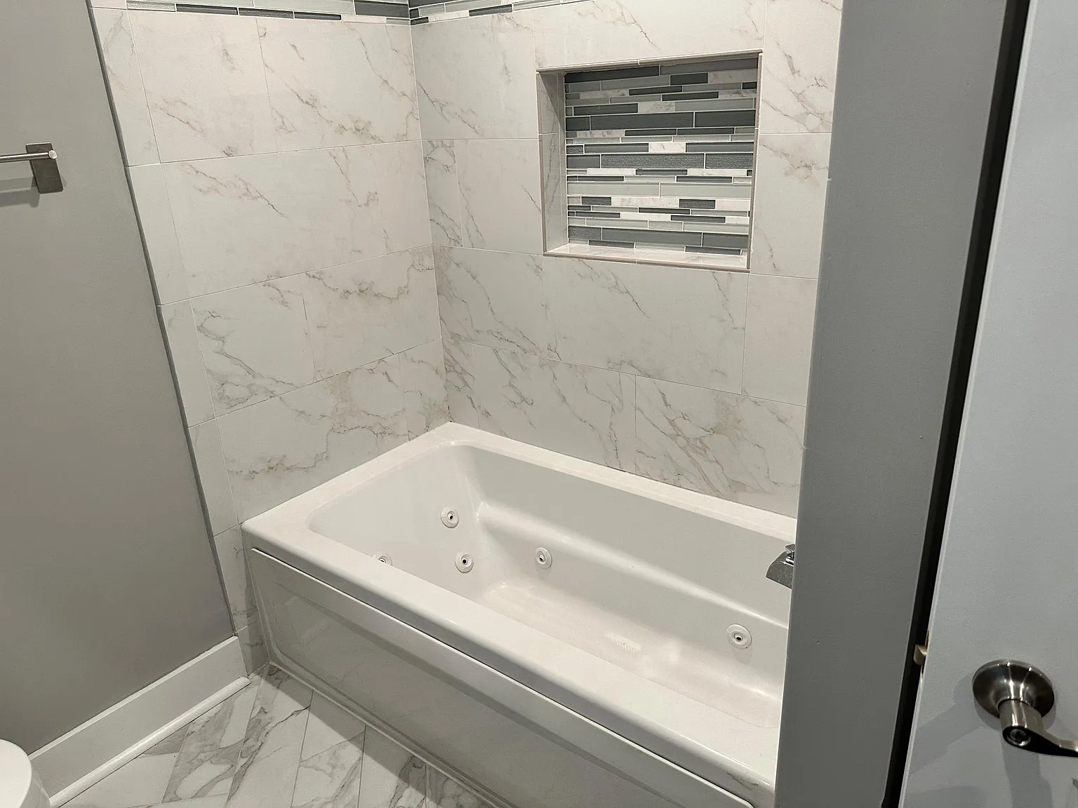 625 Park Rd NW — Photo 2