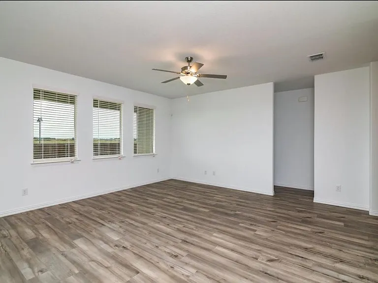 4909 Woodloch Dr — Photo 12