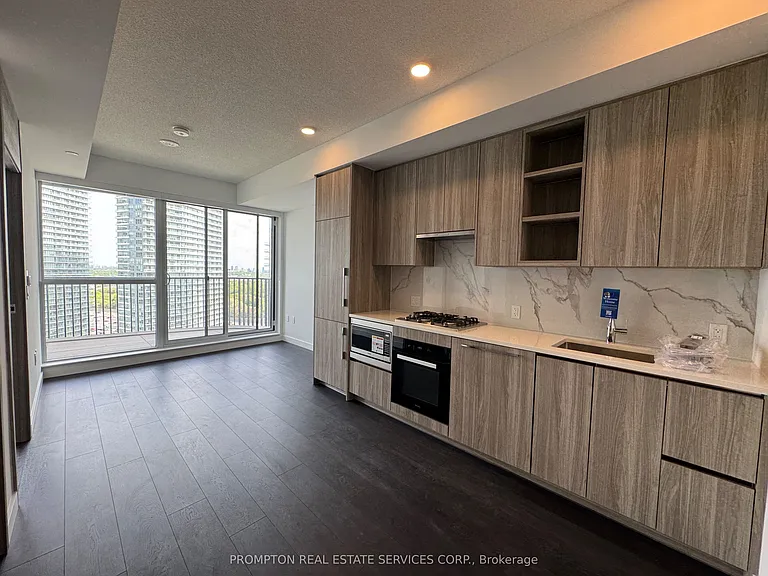 18 Esther Shiner Blvd #2012 — Photo 4