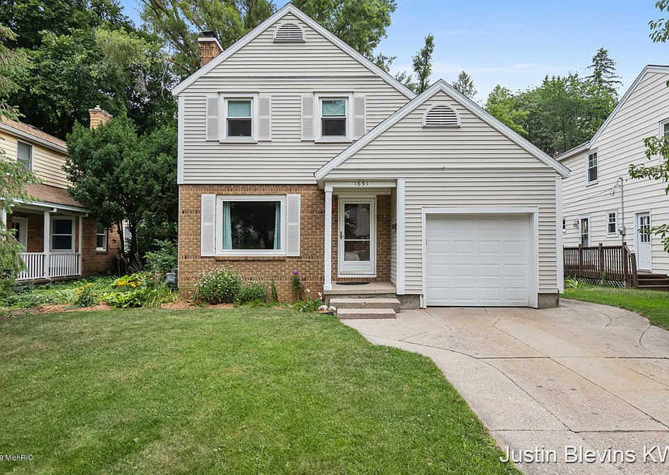 1st image of 1651 Hiawatha Dr SE