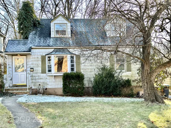 217 Wales Ave, River Edge, NJ 07661