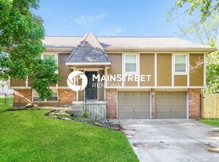 521 Trevis Ave, Belton, MO 64012