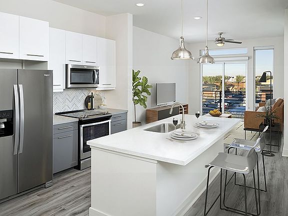 3rd image of 3235 Larimer St #8819562