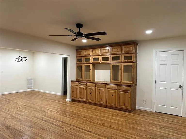 1235 S Gary Pl — Photo 26