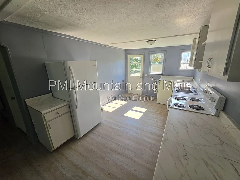 51 Summit St #1 — Photo 12