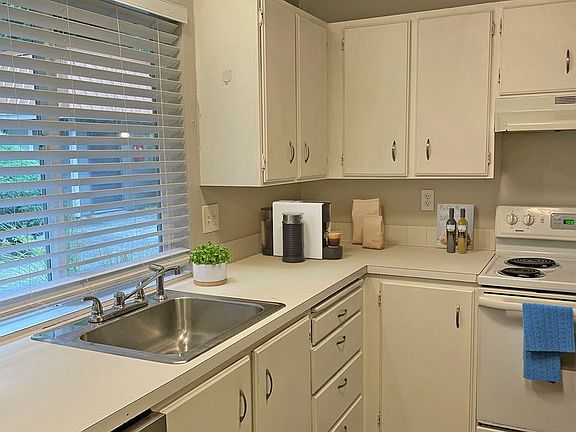 4th image of 10226 SE 6th St APT 15
