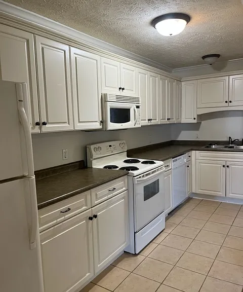 802 E Main St #33 — Photo 3