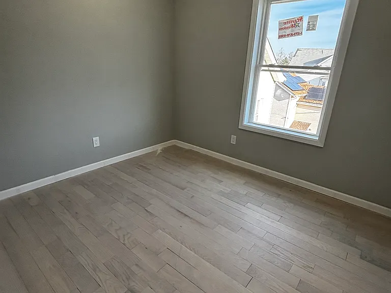 565 E 24th St #202 — Photo 9
