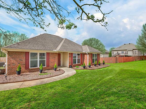 2nd image of 154 Silverstone Ln