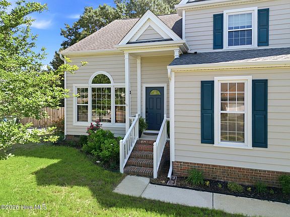 5th image of 4011 E Bishop Court