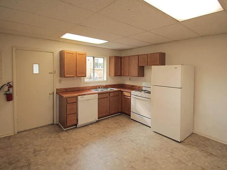 720 West St — Photo 2