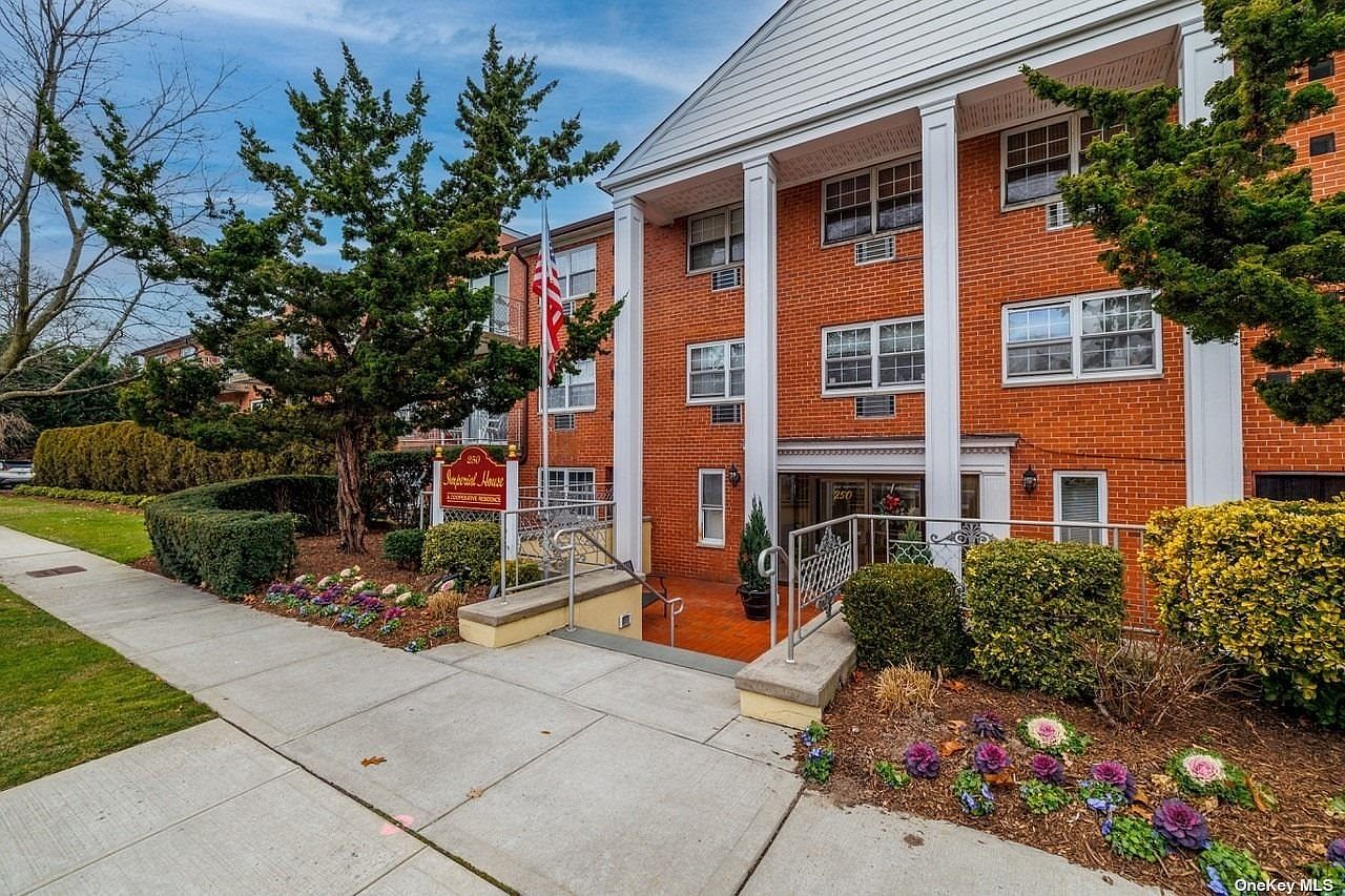 250 N N. Village Avenue UNIT B8, Rockville Centre, NY 11570 Zillow