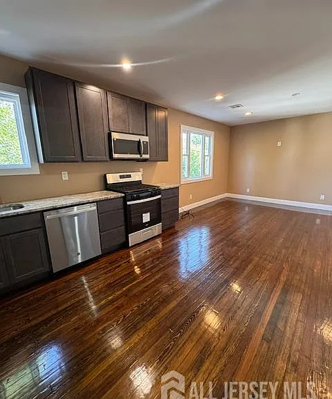 71 Prospect Ave #73 — Photo 2