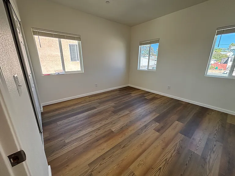 1824 W Drescher St — Photo 9