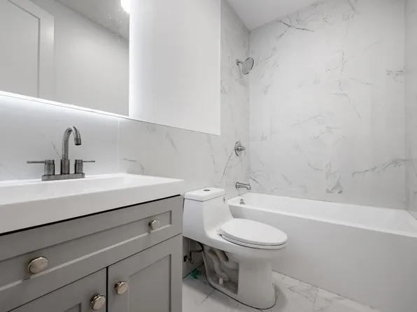 827 Putnam Avenue image 6 of 12