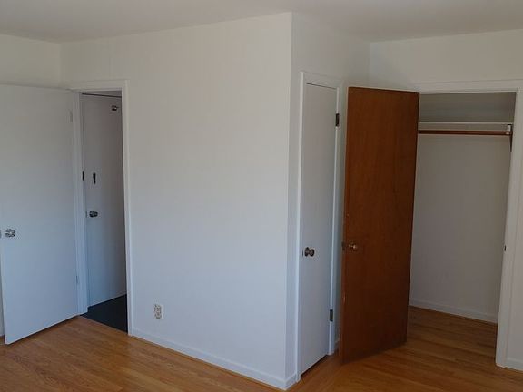 4th image of 865 Miller Ave