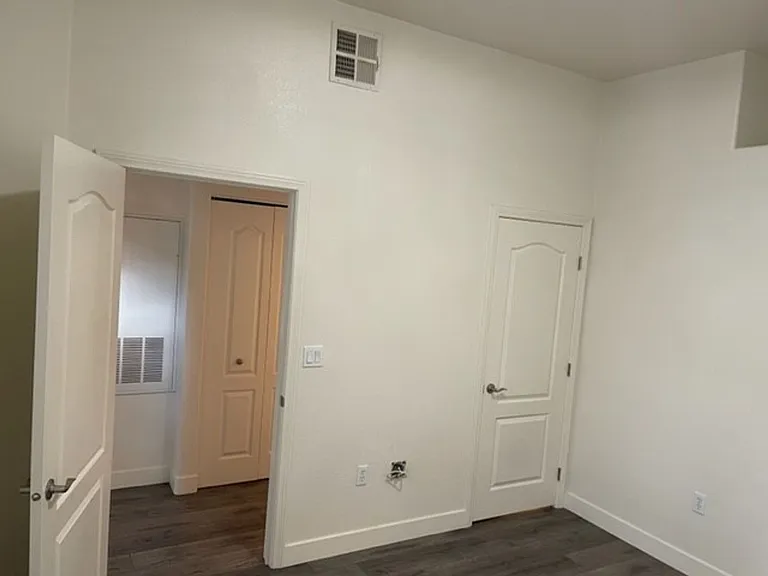 3511 Desert Cliff St #103 — Photo 20