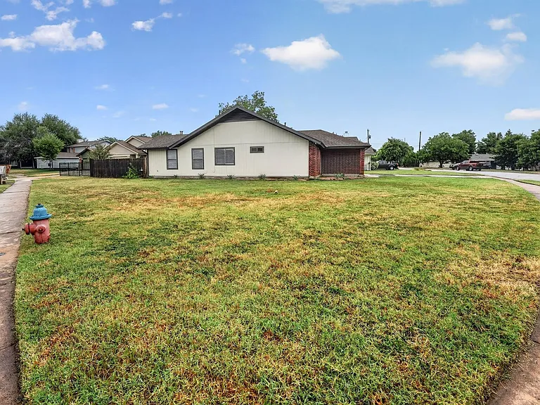 1509 Taron Dr — Photo 24