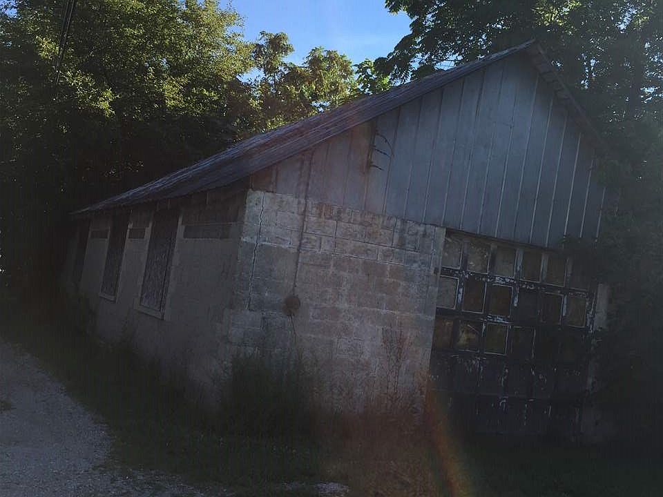 2nd image of 628 S Franklin Ave