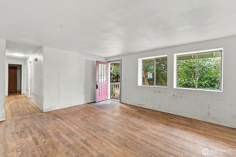 5th image of 404 Edwards St NW
