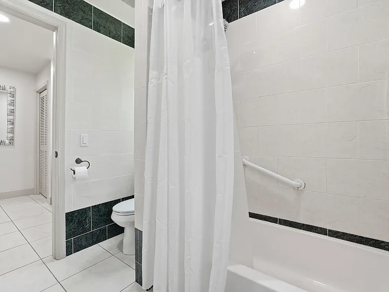 15600 Rolling Meadows Cir — Photo 33