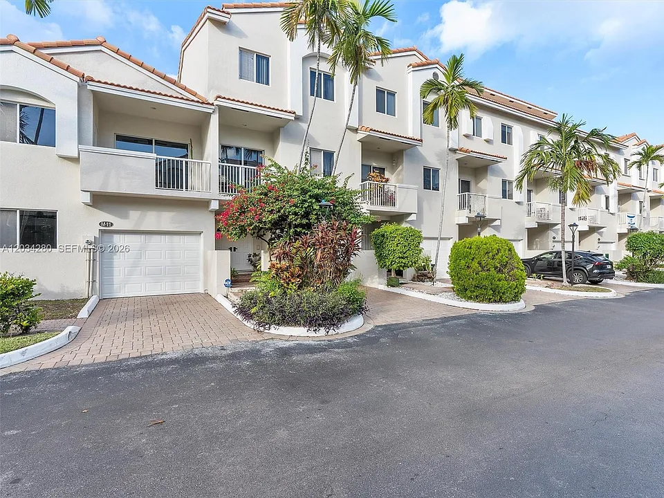 21399 Marina Cove Cir #M-12