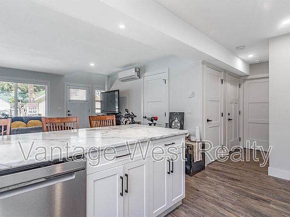 5th image of 660 Patterson Ave