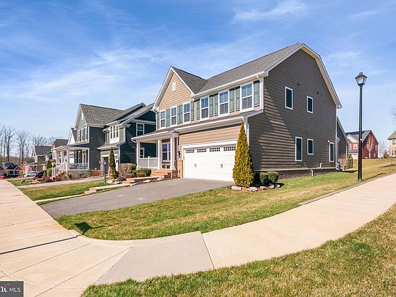 3rd image of 2600 Crossvine Dr