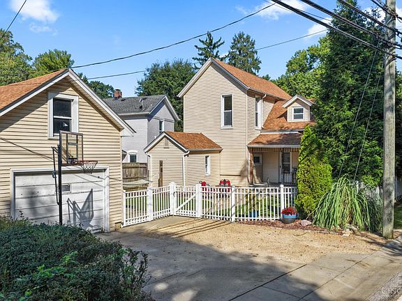 3rd image of 260 Twain Ave