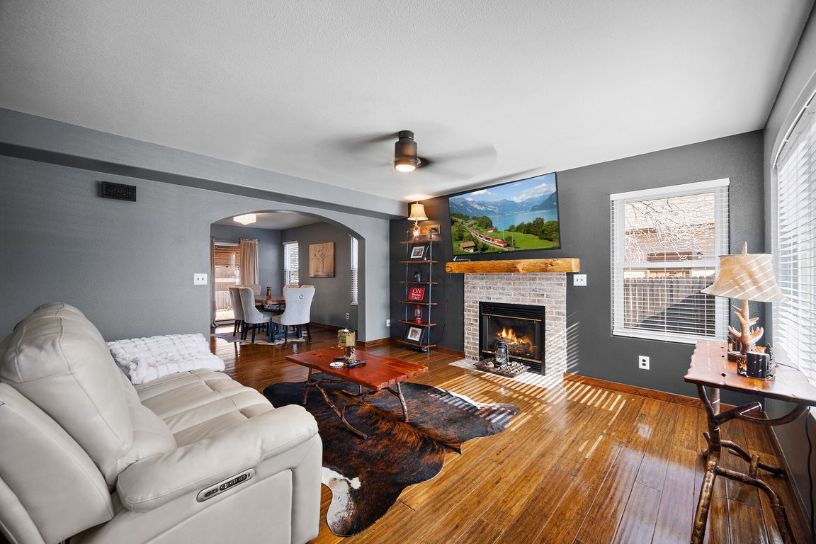 next background image