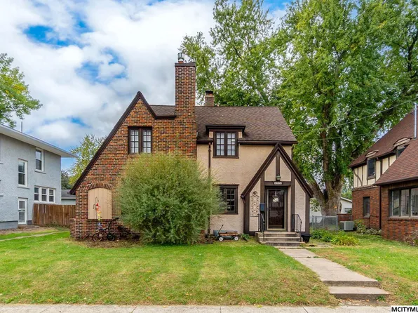 112 S Vermont Ave, Mason City, IA 50401