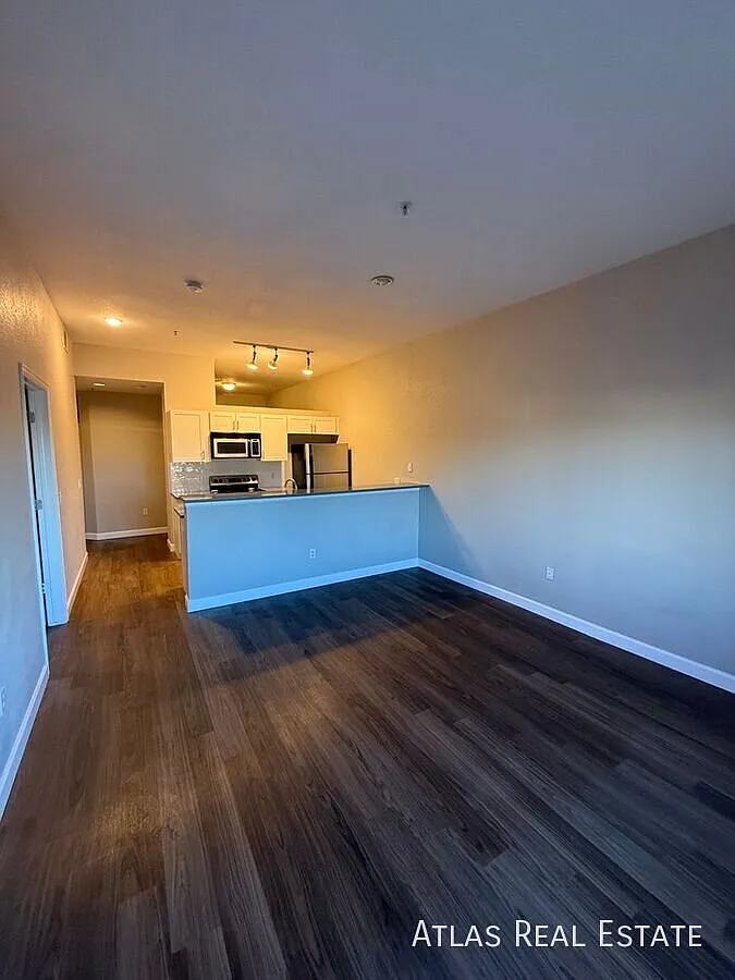 Brand new 2 bed Condo W/ Garage for Rent in the beautiful Town Square Lofts! — Photo 3