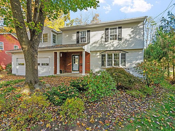 3rd image of 8 Wedge Road