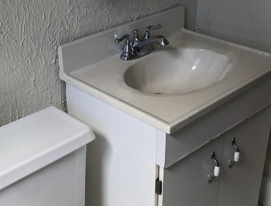 1st image of 3758 N Clifton Ave #1