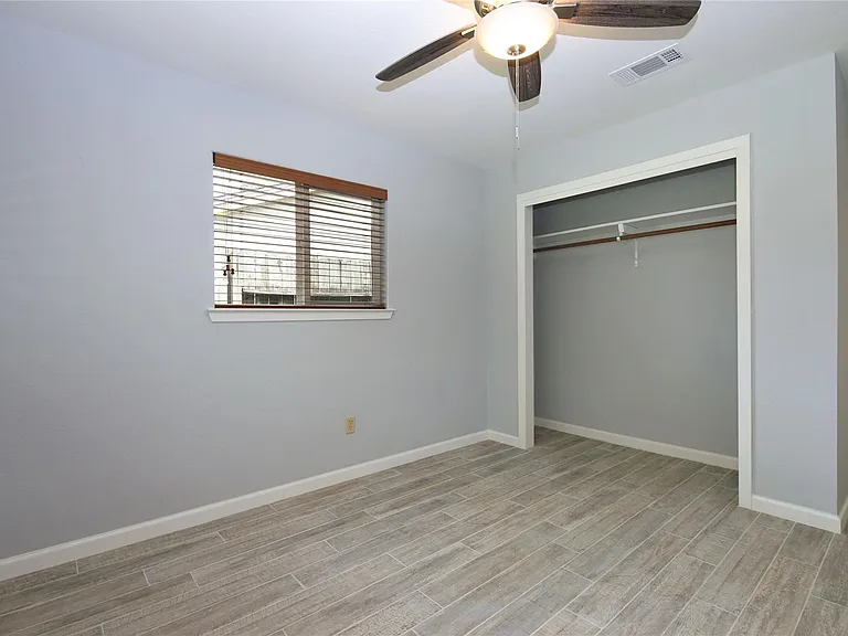 2806 Bluebonnet St — Photo 14