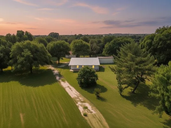 126 Smallwood Ct, Springtown, TX 76082